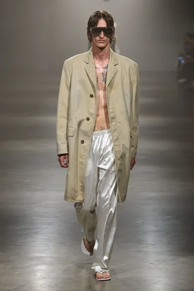 Look 7